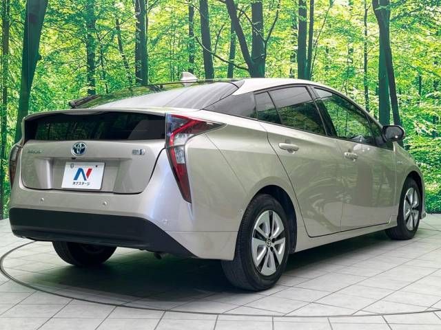 Toyota PRIUS 2016-01 189985-18