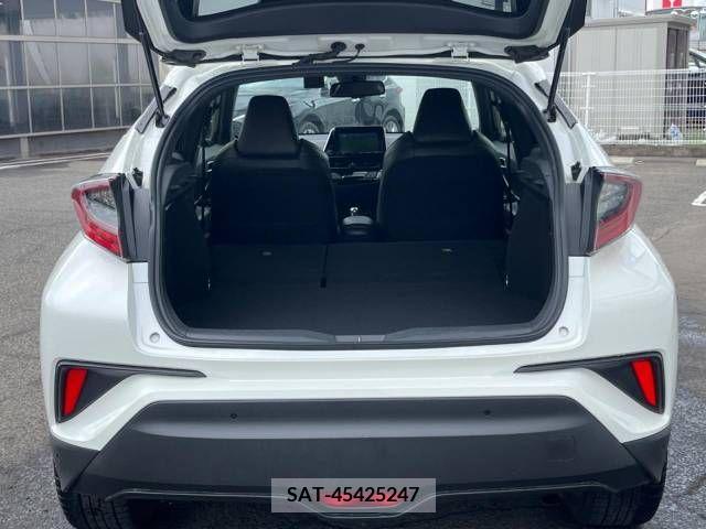 Toyota C-HR 2017-05 343151-10