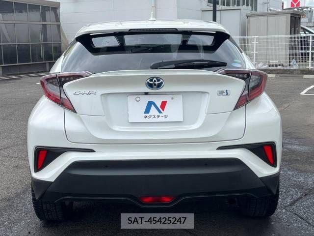 Toyota C-HR 2017-05 343151-15