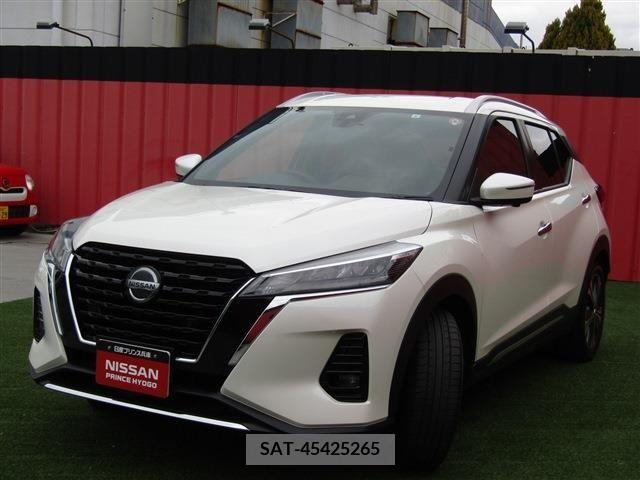 Nissan KICKS 2023-04 214212-21