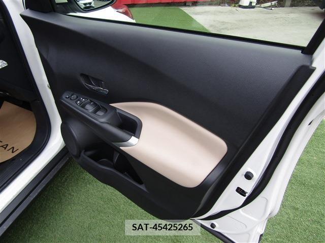 Nissan KICKS 2023-04 214212-18