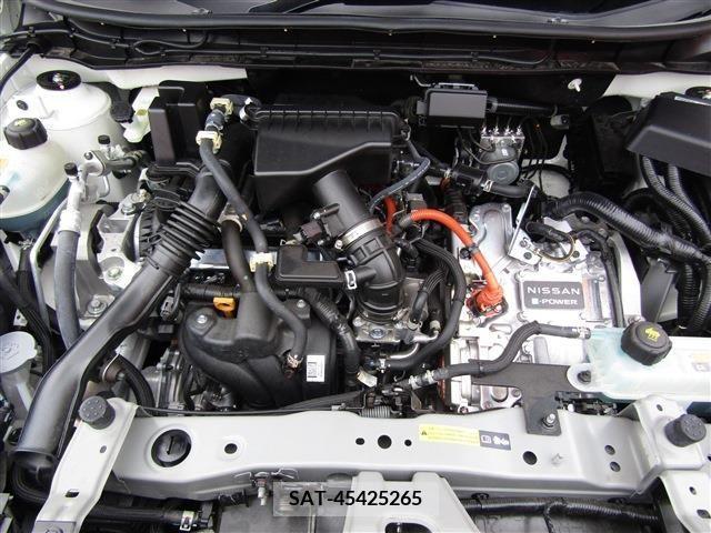 Nissan KICKS 2023-04 214212-28
