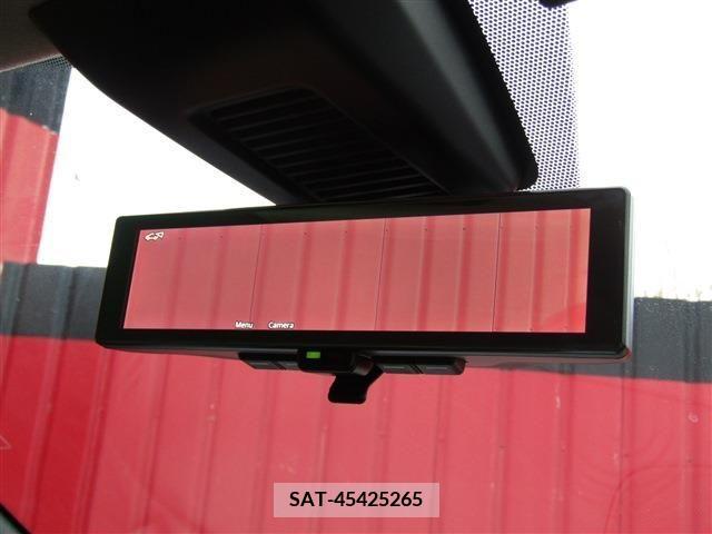 Nissan KICKS 2023-04 214212-15