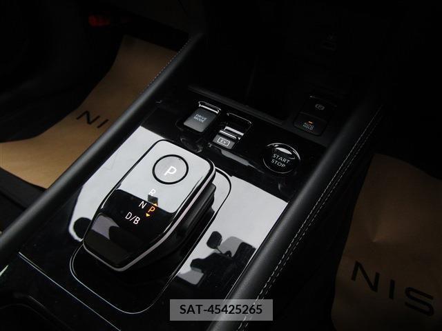 Nissan KICKS 2023-04 214212-13