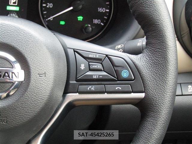Nissan KICKS 2023-04 214212-4