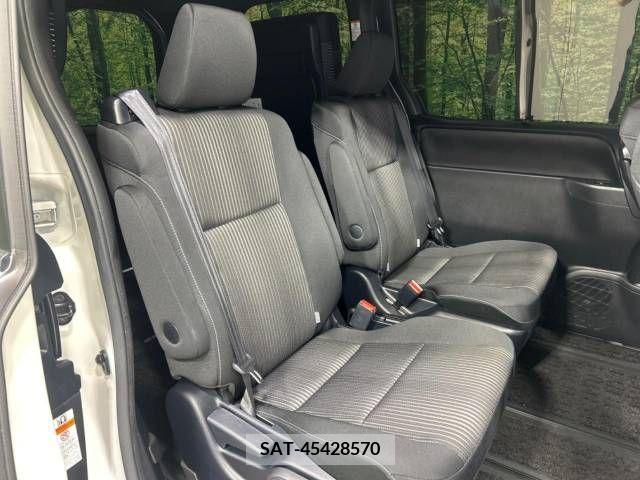Toyota VOXY 2019-03 321595-9