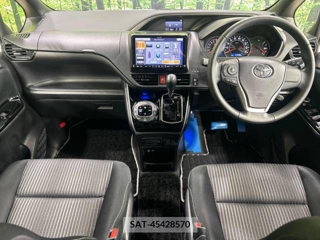 Toyota VOXY 2019-03 321595-1