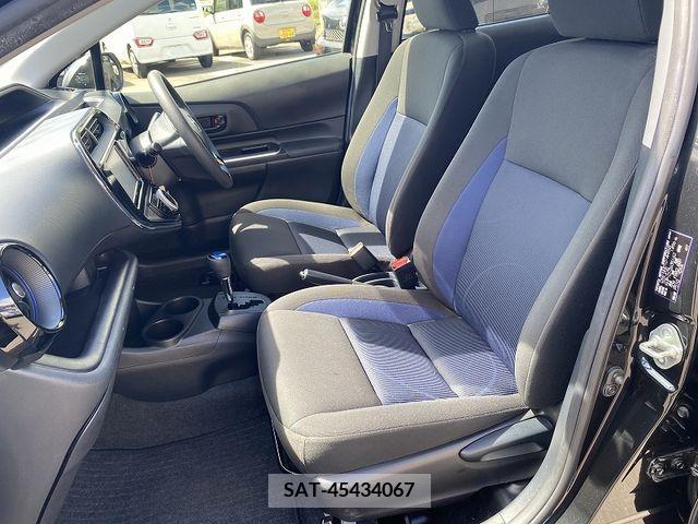 Toyota AQUA 2019-08 395689-12