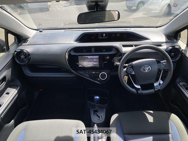 Toyota AQUA 2019-08 395689-9