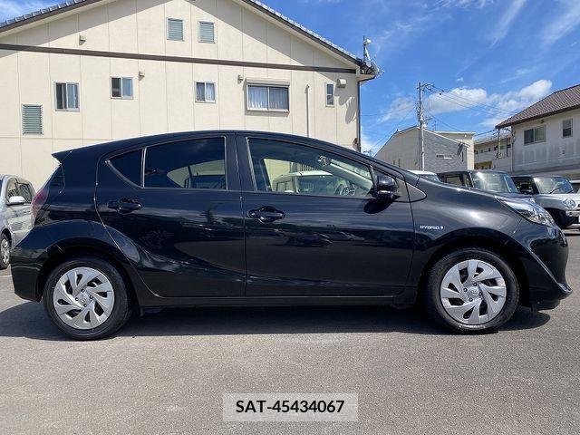 Toyota AQUA 2019-08 395689-5