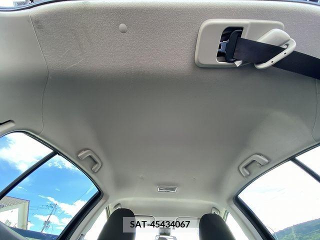 Toyota AQUA 2019-08 395689-16