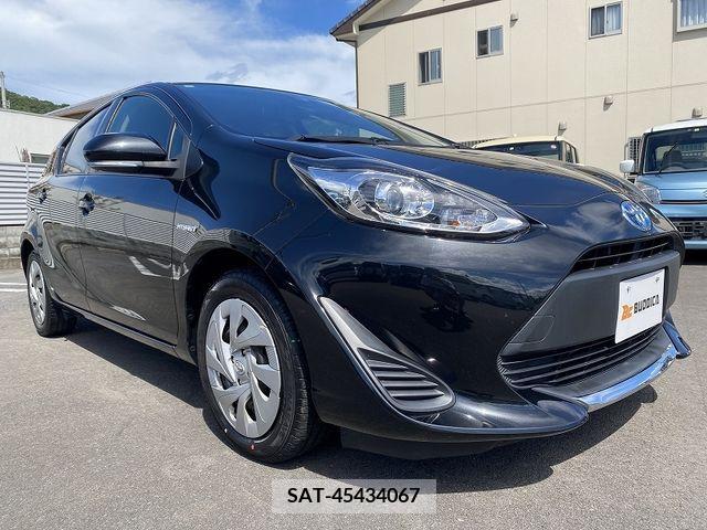 Toyota AQUA 2019-08 395689-1