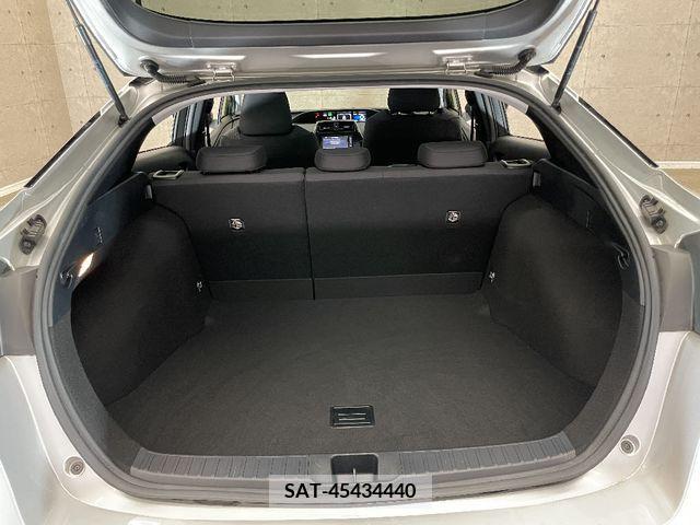 Toyota PRIUS 2016-09 282275-14