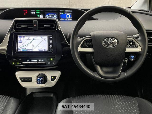 Toyota PRIUS 2016-09 282275-1