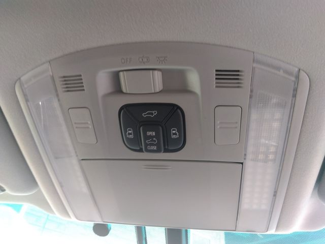 Toyota VELLFIRE 2012-01 5566-17