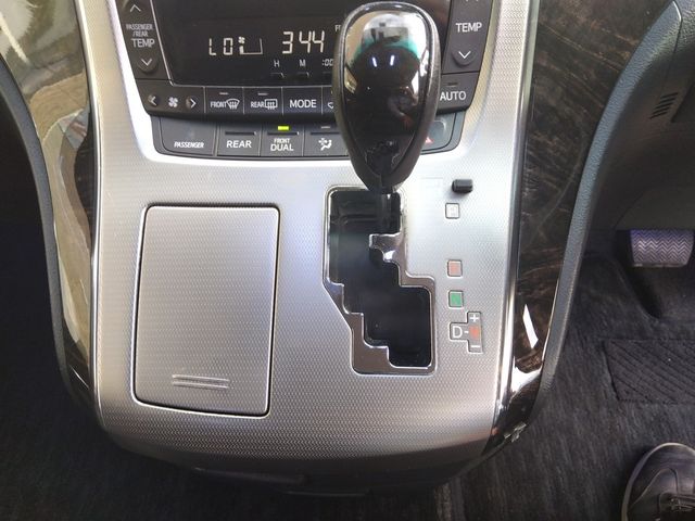 Toyota VELLFIRE 2012-01 5566-13