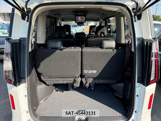 Nissan SERENA 2023-05 367725-18
