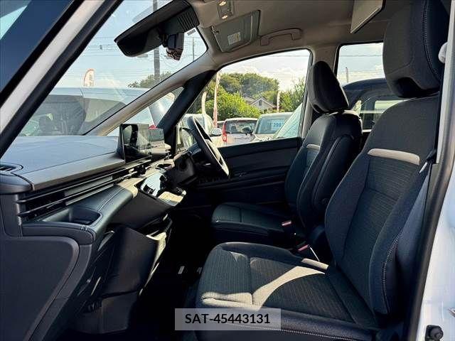 Nissan SERENA 2023-05 367725-16
