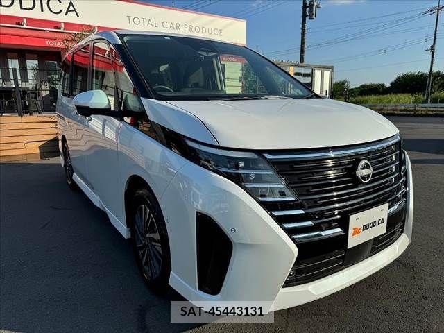 Nissan SERENA 2023-05 367725-7