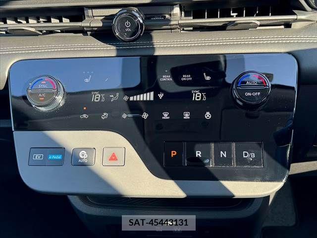 Nissan SERENA 2023-05 367725-21
