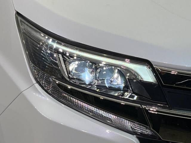 Toyota NOAH 2019-06 26602-13