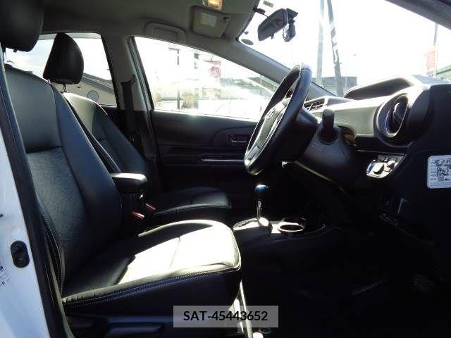 Toyota AQUA 2014-01 260610-2