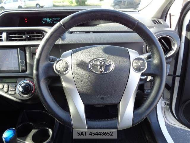 Toyota AQUA 2014-01 260610-8