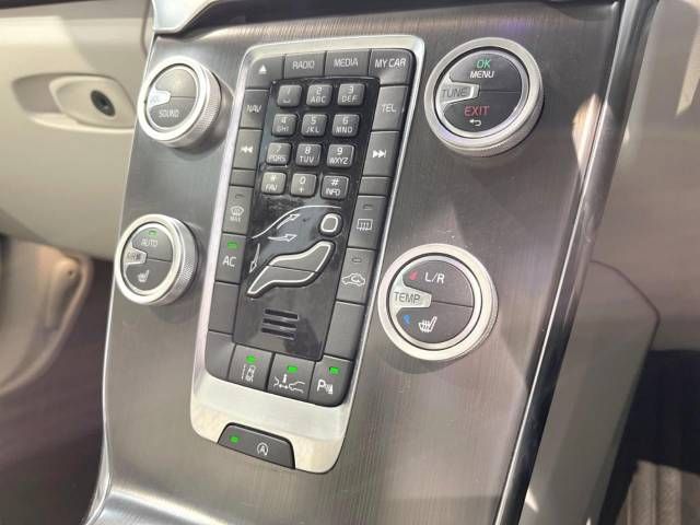 Volvo V40 2013-04 18545-5