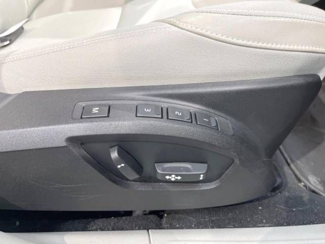 Volvo V40 2013-04 18545-4