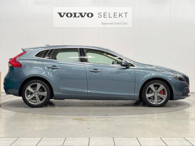 Volvo V40 2013-04 18545-13