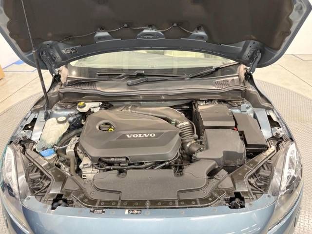 Volvo V40 2013-04 18545-15