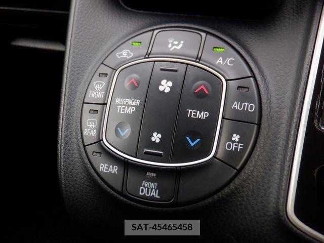 Toyota NOAH 2019-03 330408-8