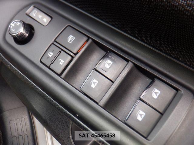 Toyota NOAH 2019-03 330408-9