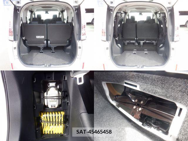 Toyota NOAH 2019-03 330408-12