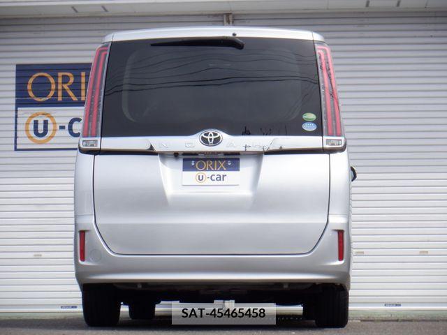 Toyota NOAH 2019-03 330408-21