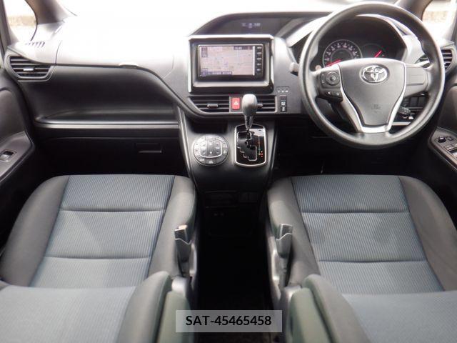 Toyota NOAH 2019-03 330408-1