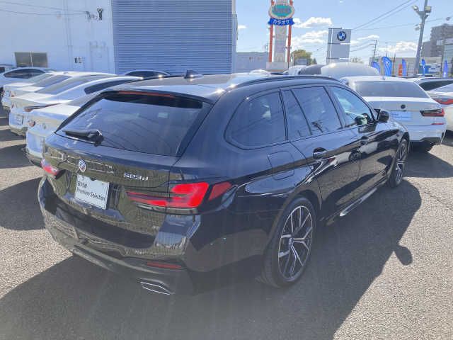 Bmw 5 SERIES 2023-03 24661-2