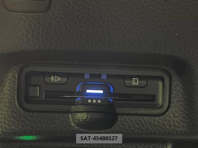 Honda N BOX CUSTOM 2023-03 279249-5