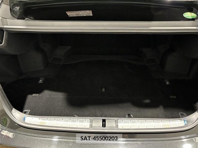 Lexus LS 2018-03 275484-11