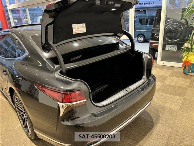 Lexus LS 2018-03 275484-8