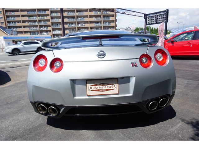 Nissan GT-R 2009-10 22612-6