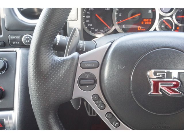 Nissan GT-R 2009-10 22612-18