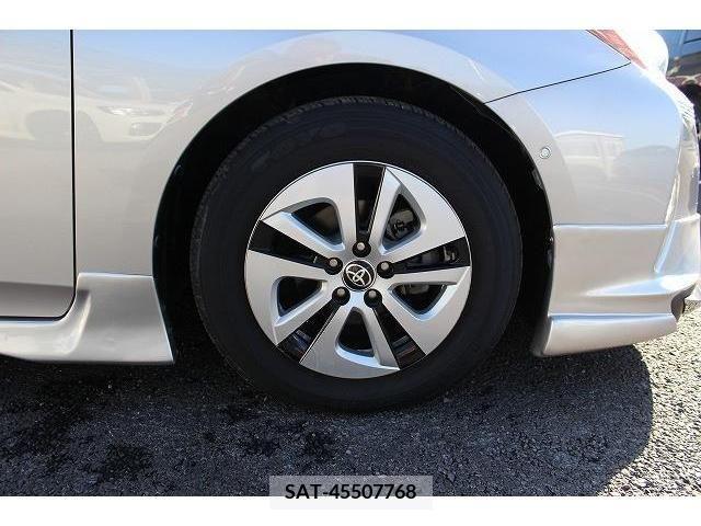 Toyota PRIUS 2016-04 224043-12