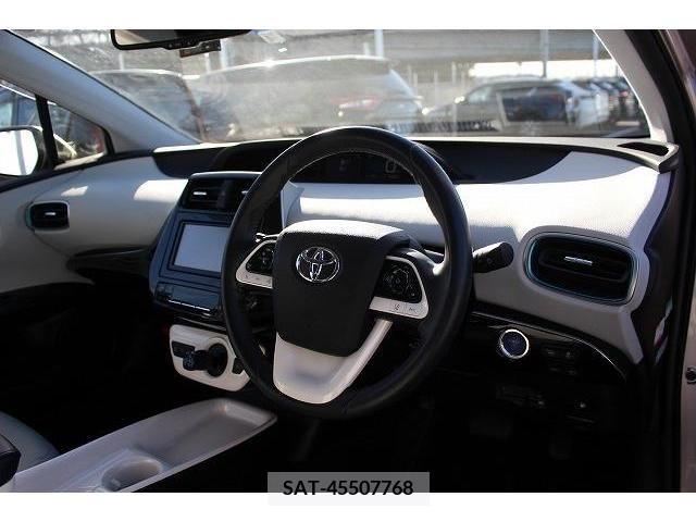 Toyota PRIUS 2016-04 224043-13