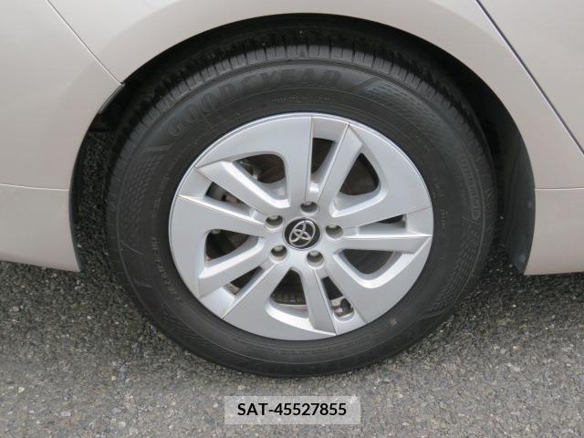Toyota PRIUS 2016-02 322345-18