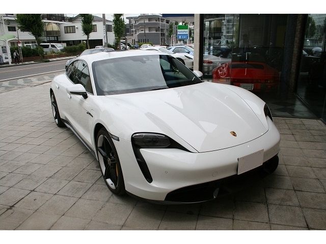 Porsche Taycan 2021-02 10353-3