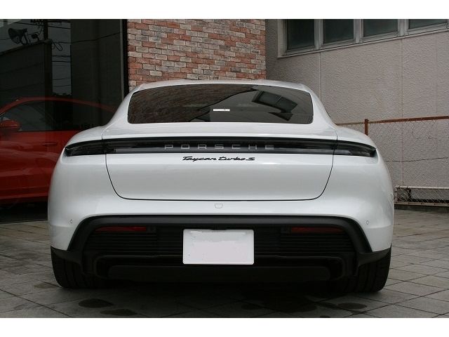 Porsche Taycan 2021-02 10353-4