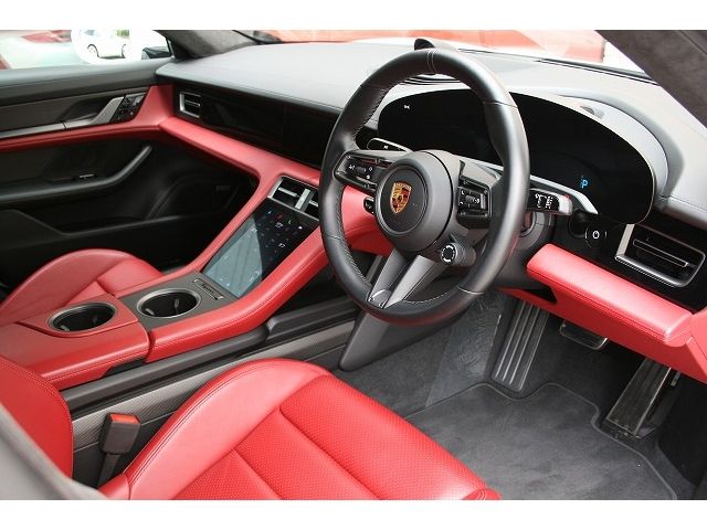Porsche Taycan 2021-02 10353-5