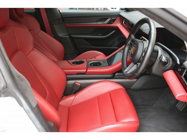 Porsche Taycan 2021-02 10353-6