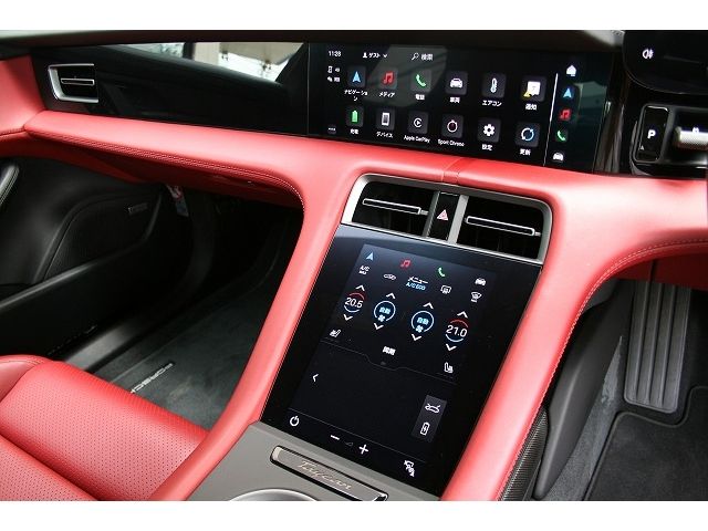 Porsche Taycan 2021-02 10353-11